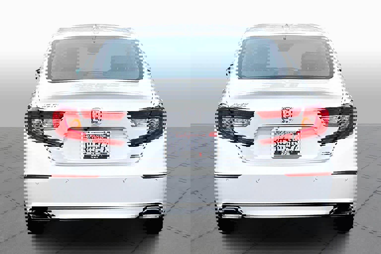 Used 2018 Honda Accord Touring image 4