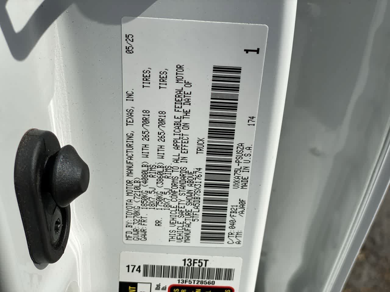 Used 2025 Toyota Tundra SR5 w/ TRD Off-Road Package AWD/4WD image 29