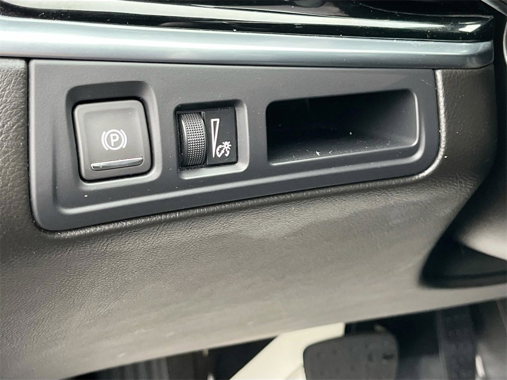 Certified 2024 Cadillac XT6 Luxury w/ LPO, Floor Liner Package image 10