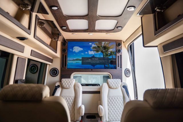 Used 2023 Mercedes-Benz Sprinter 3500 image 31