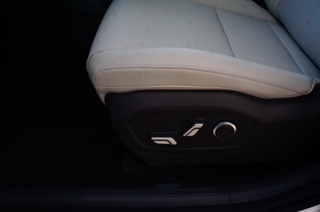 New 2027 Hyundai Santa Fe SEL w/ Tow & Go Package FWD image 16
