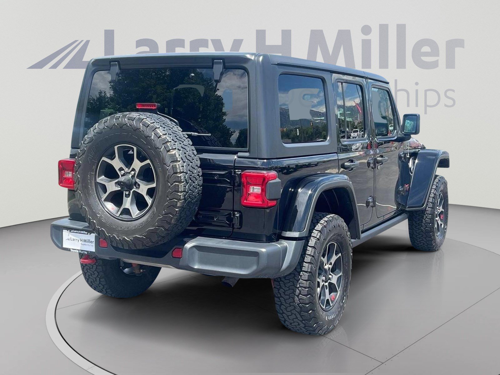 Used 2018 Jeep Wrangler Unlimited Rubicon w/ LED Lighting Group AWD/4WD image 5