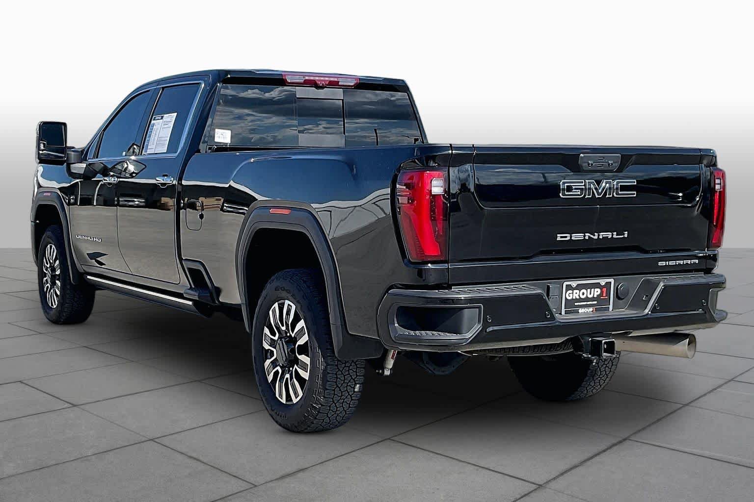 Used 2025 GMC Sierra 3500 Denali Ultimate AWD/4WD image 12