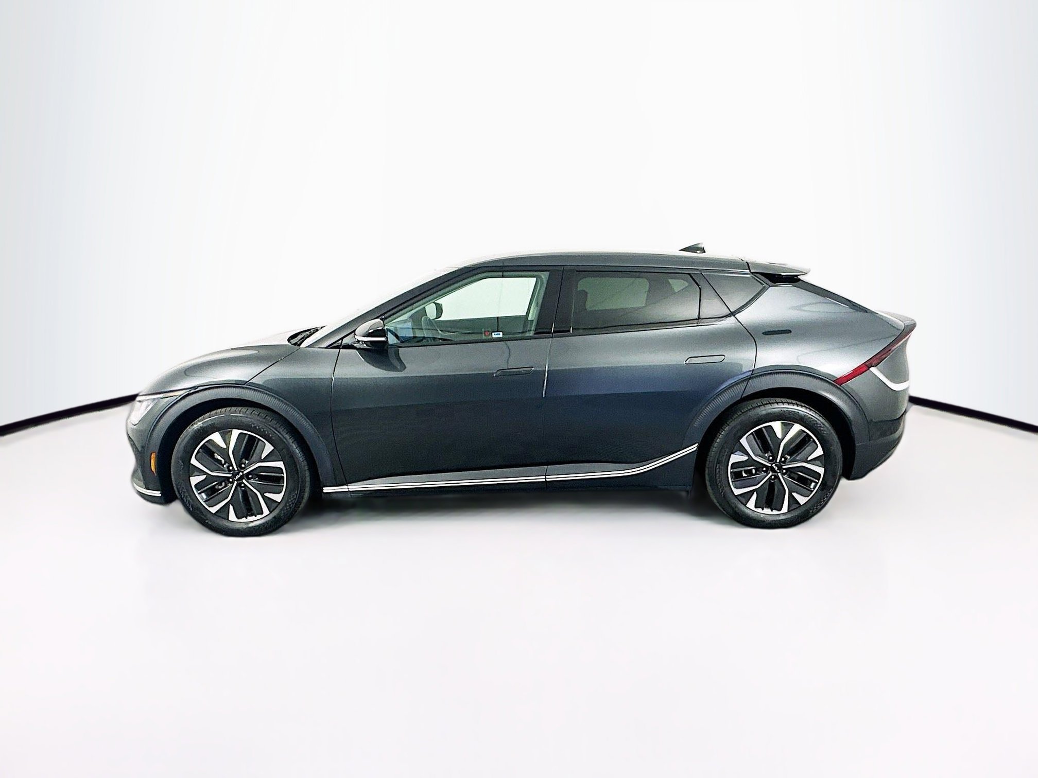 Used 2024 Kia EV6 Light AWD/4WD image 4