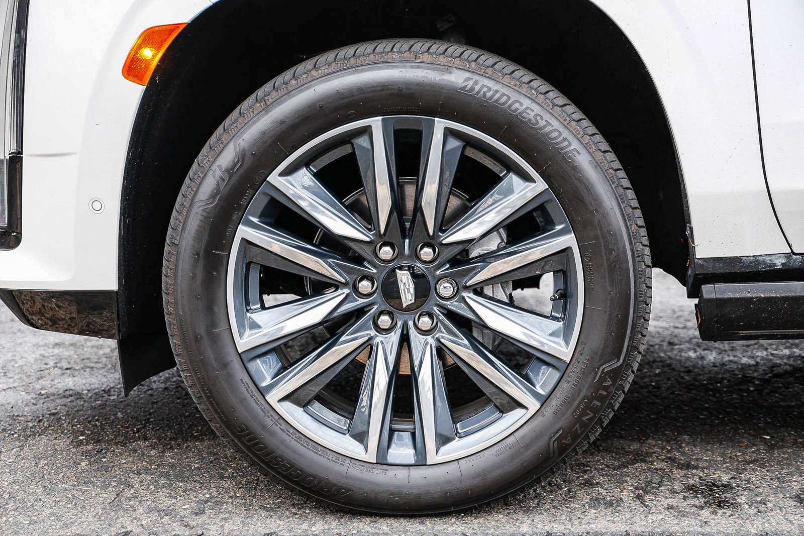 Used 2024 Cadillac Escalade ESV Sport Platinum image 9