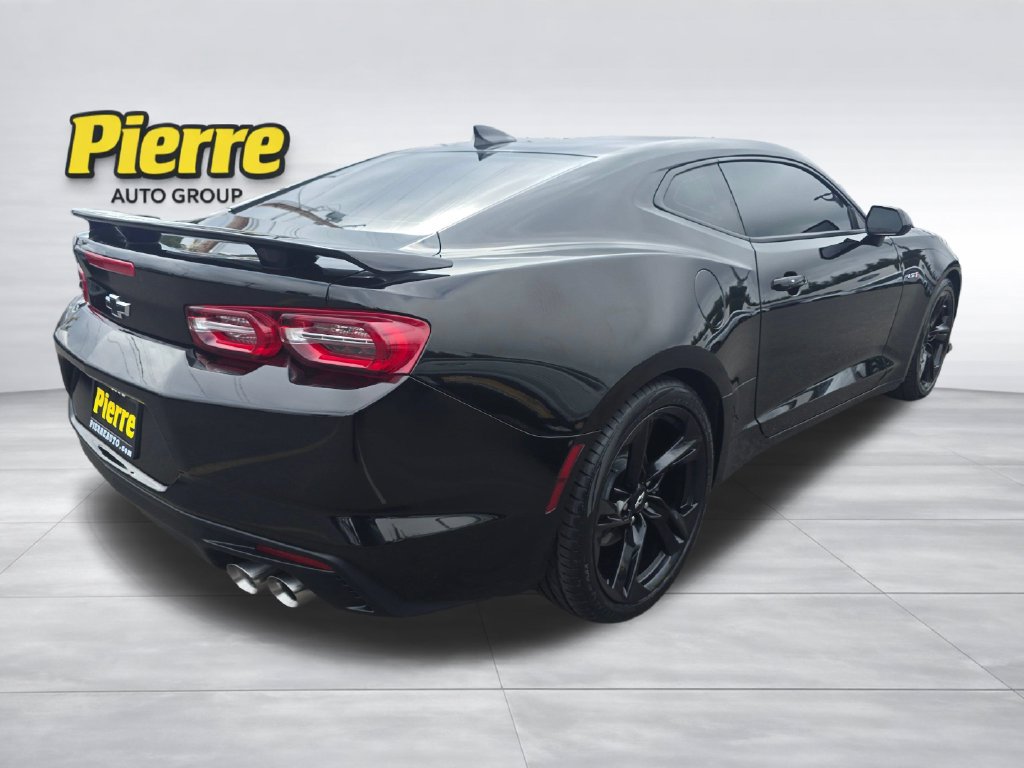 Used 2021 Chevrolet Camaro LT w/ Technology Package RWD image 5