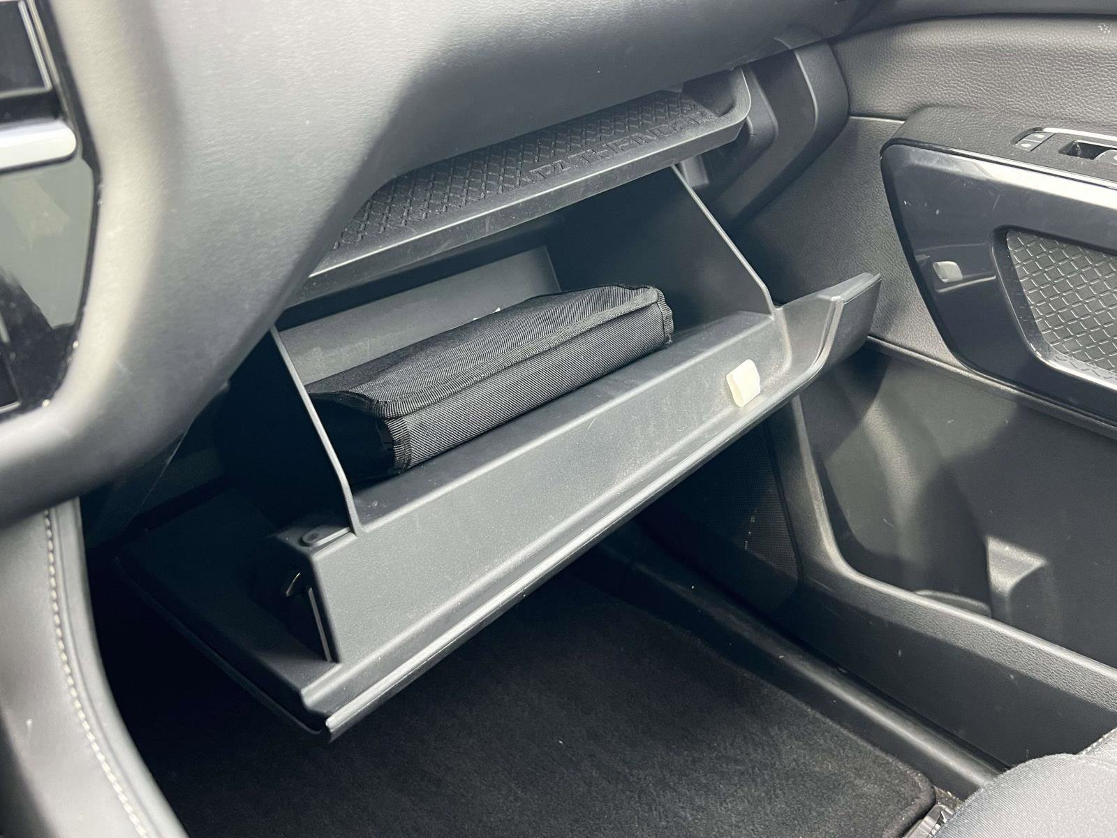 Used 2022 Nissan Pathfinder SV w/ SV Premium Package image 37