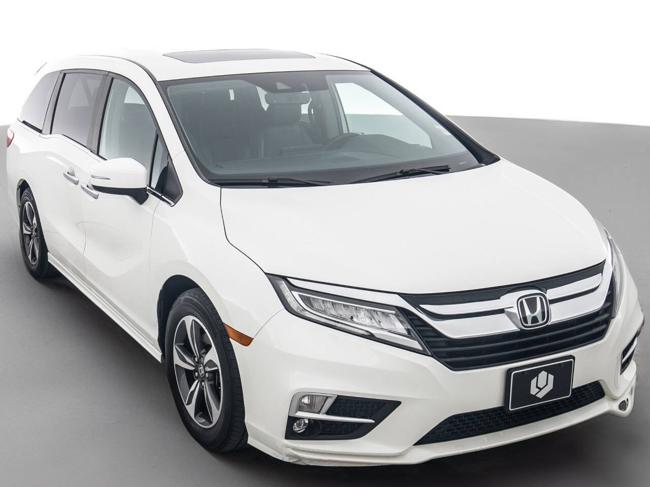 Used 2018 Honda Odyssey Touring image 1