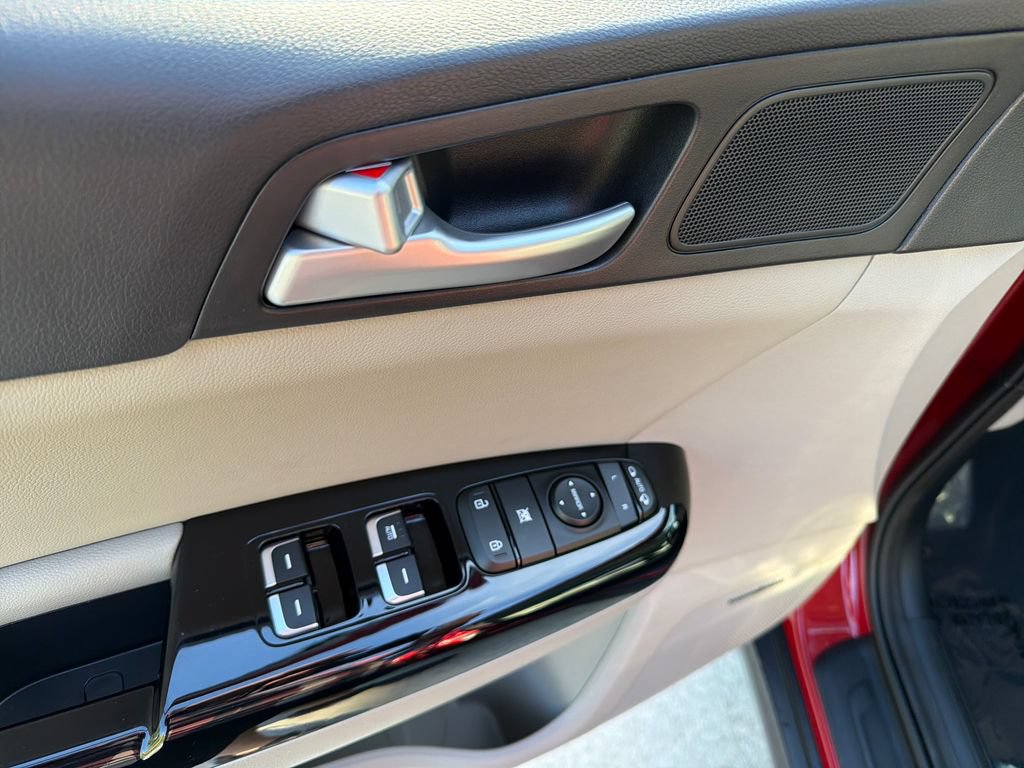 Used 2022 Kia Sportage EX w/ EX Technology Package FWD image 20