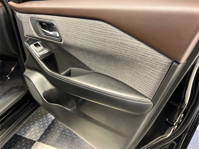 Used 2023 Nissan Rogue SV image 11