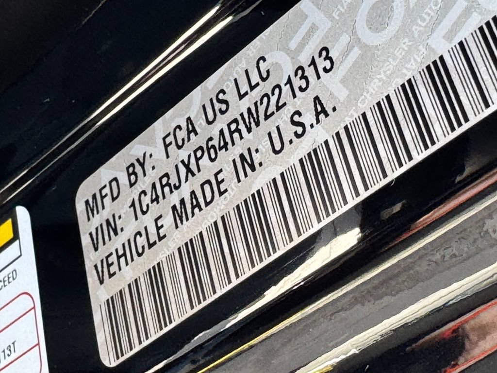 Used 2024 Jeep Wrangler Unlimited Sahara w/ Technology Group AWD/4WD image 35