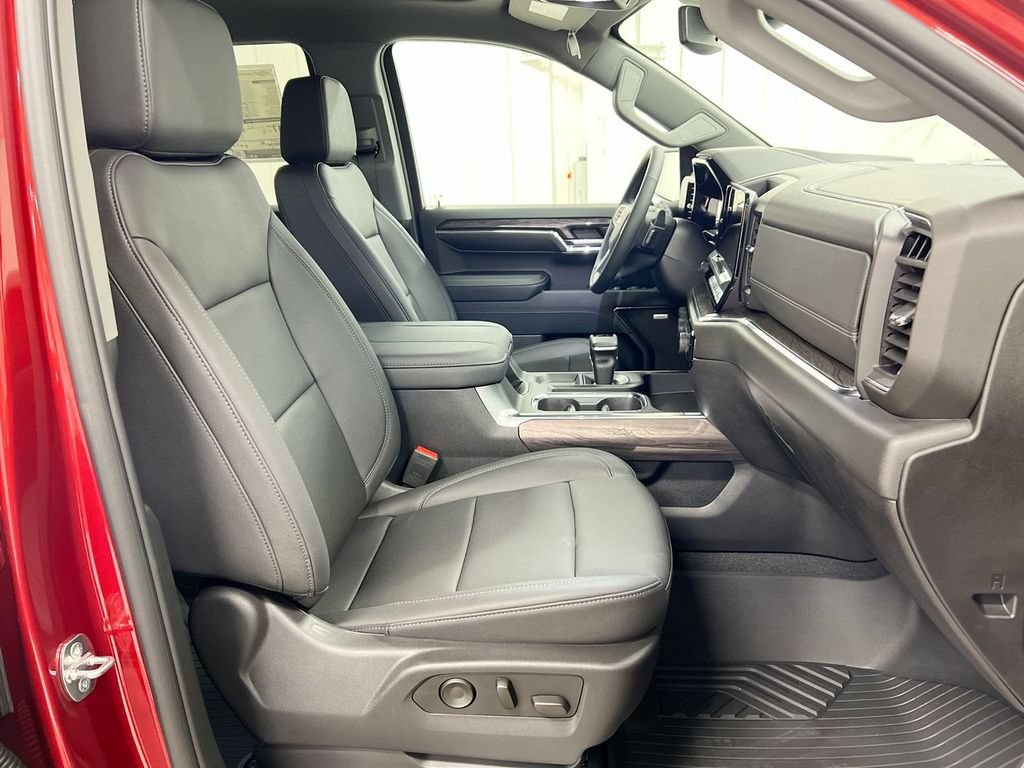 Used 2023 Chevrolet Silverado 1500 LTZ AWD/4WD image 22