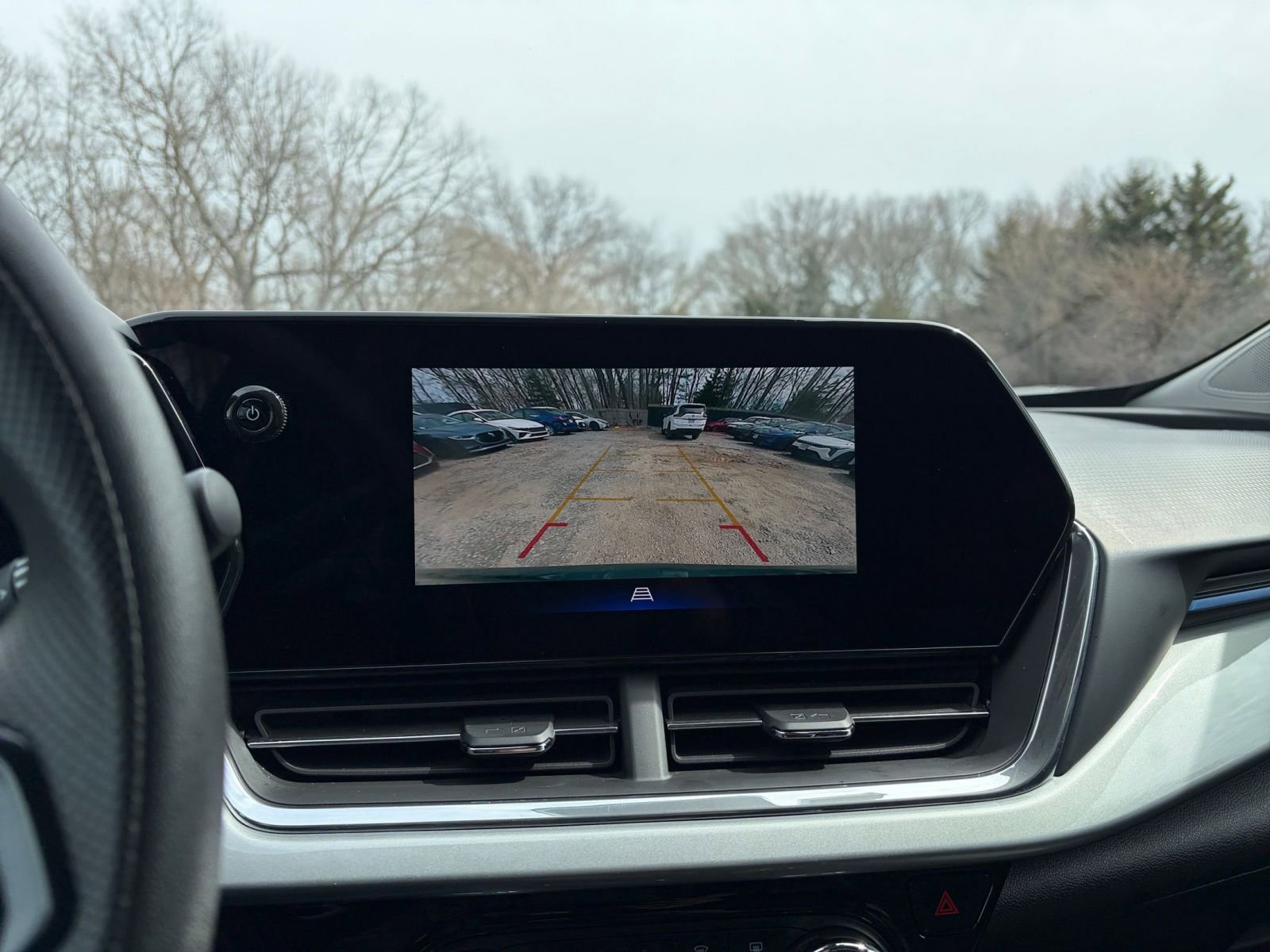 Used 2025 Chevrolet Trax LT image 21