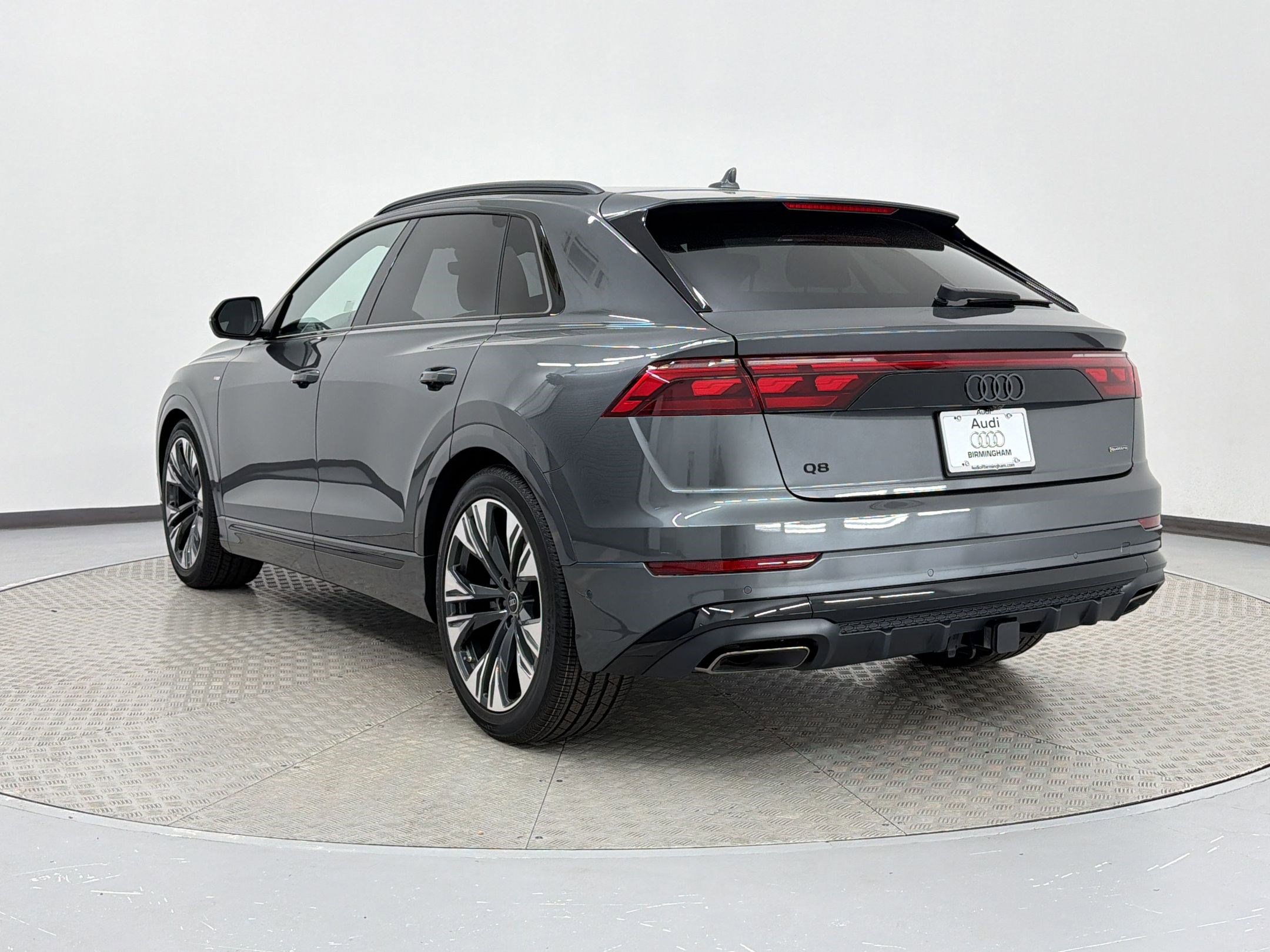 New 2026 Audi Q8 Prestige image 3