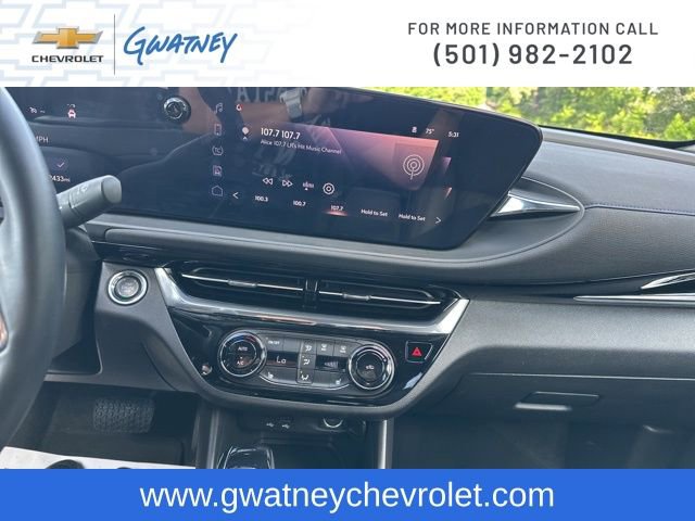 Used 2025 Buick Envista Sport Touring w/ Convenience I Package FWD image 17