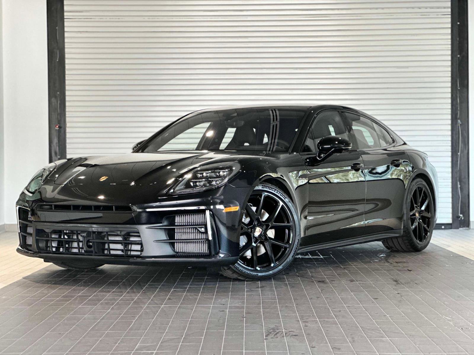 New 2025 Porsche Panamera 4