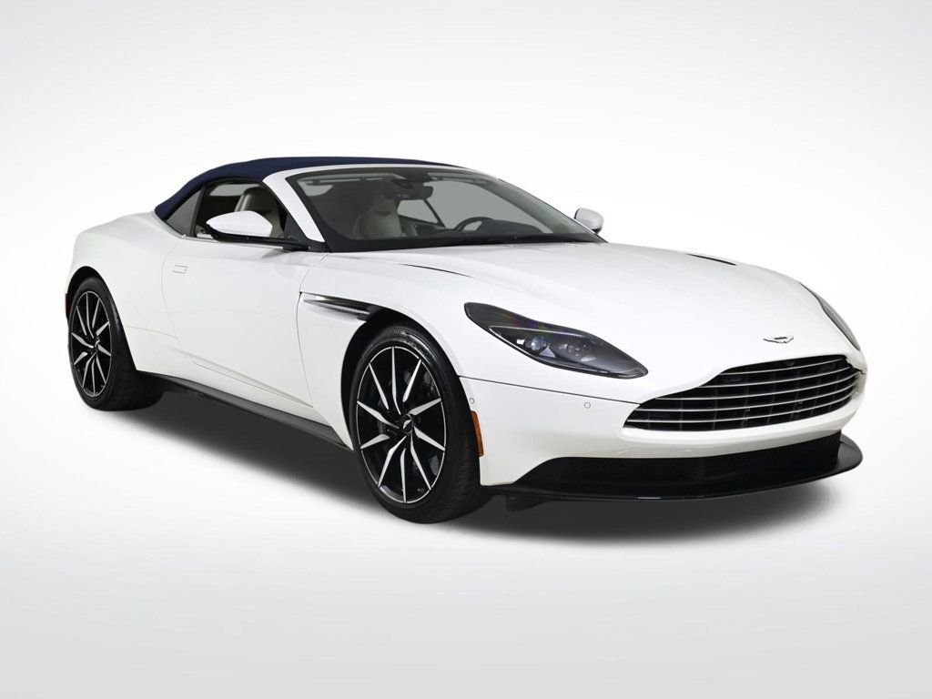 Used 2022 Aston Martin DB11 Volante image 2