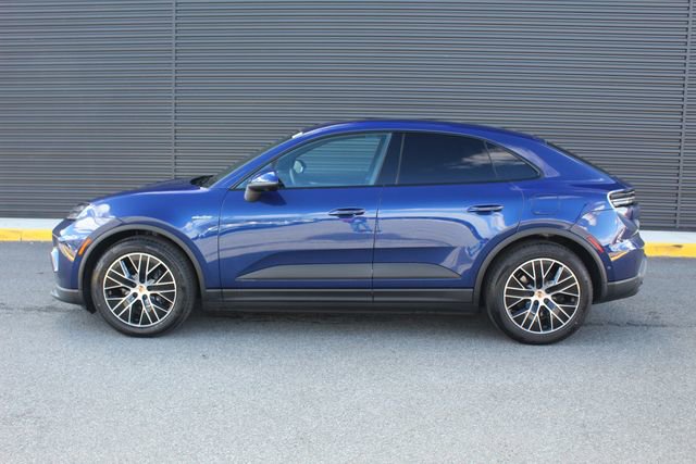 New 2026 Porsche Macan 4 Electric image 2