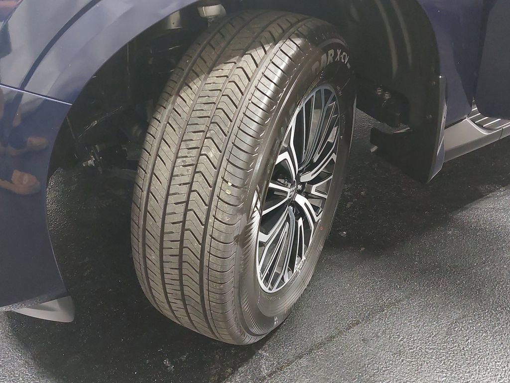 New 2025 Nissan Armada SL w/ Captain's Chari Seat Package image 36