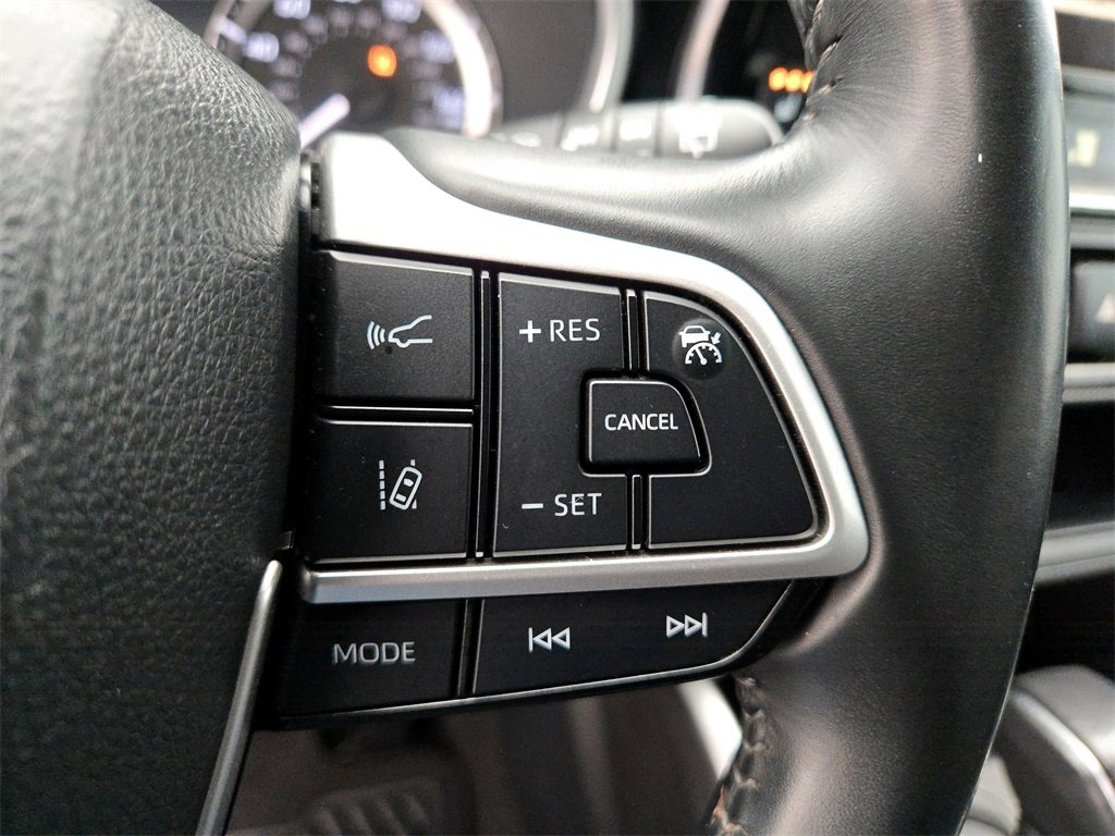 Used 2023 Toyota Highlander XSE image 16