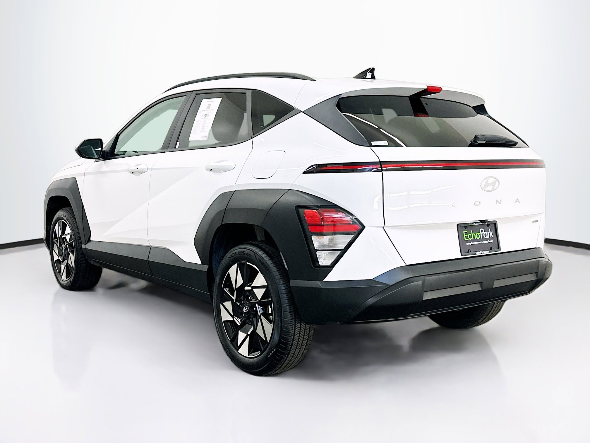 Used 2025 Hyundai Kona SEL AWD/4WD image 5