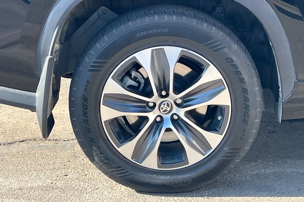 Used 2020 Toyota Highlander XLE AWD/4WD image 5