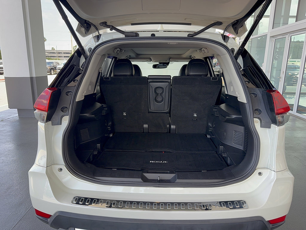 Used 2018 Nissan Rogue SL w/ Premium Package FWD image 6