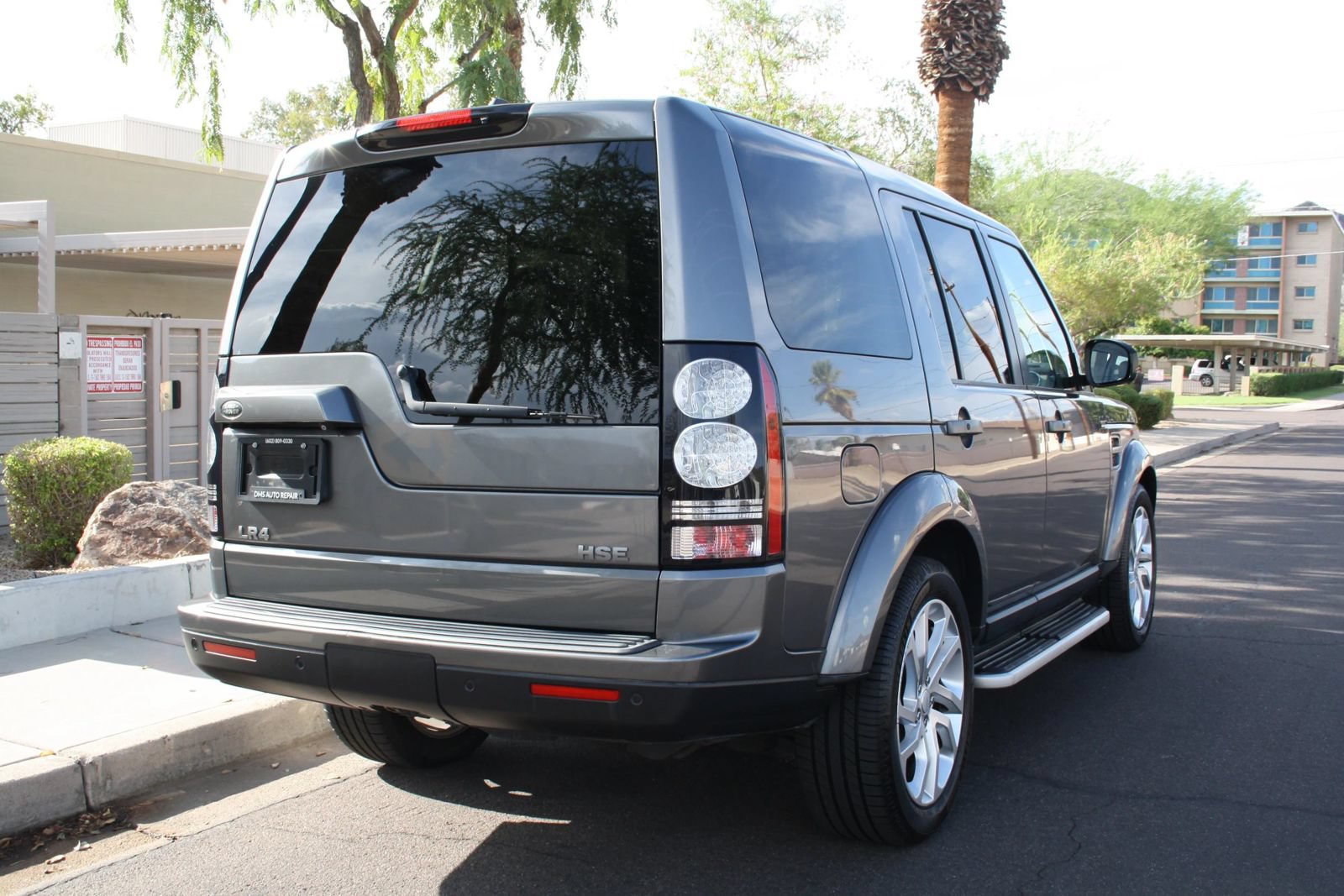 Used 2016 Land Rover LR4 HSE AWD/4WD image 4