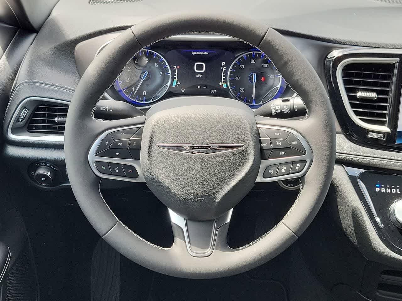 New 2026 Chrysler Pacifica Select FWD image 23