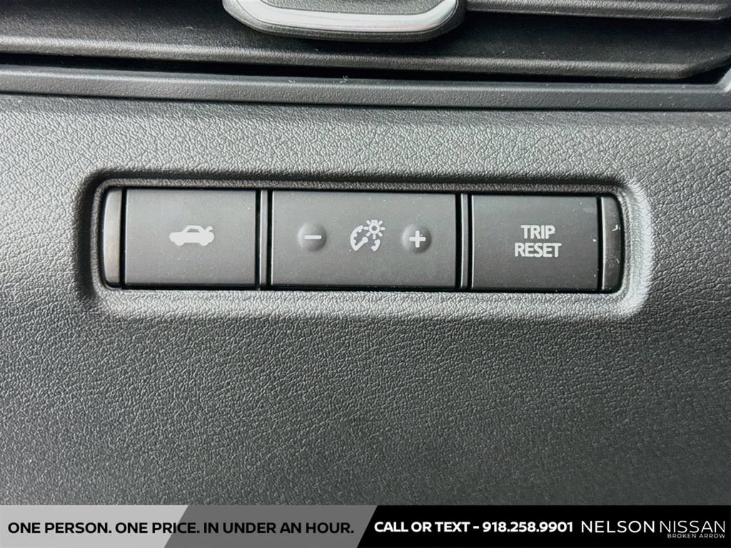 Certified 2025 Nissan Altima 2.5 SR FWD image 10