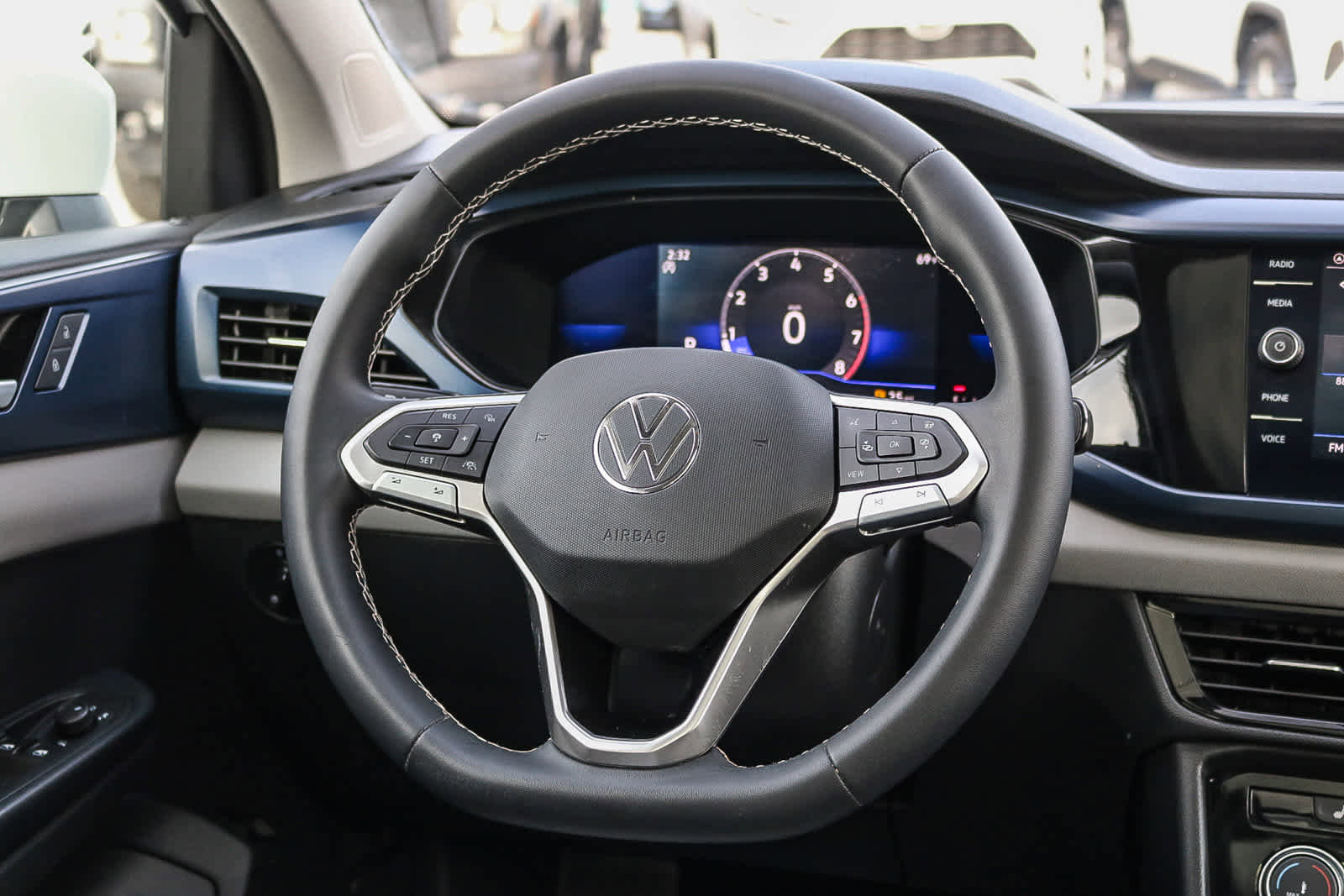 Used 2023 Volkswagen Taos SE image 15