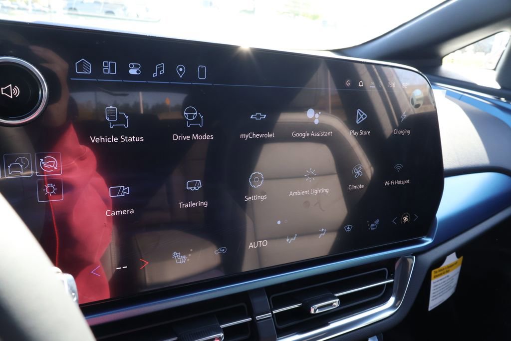 New 2026 Chevrolet Equinox EV LT image 25