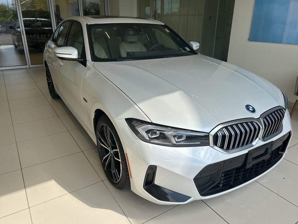 Used 2023 BMW 330e xDrive 330e xDrive w/ M Sport Package image 17