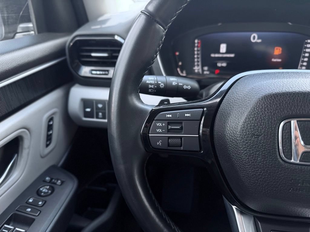 Used 2025 Honda Pilot Elite image 34