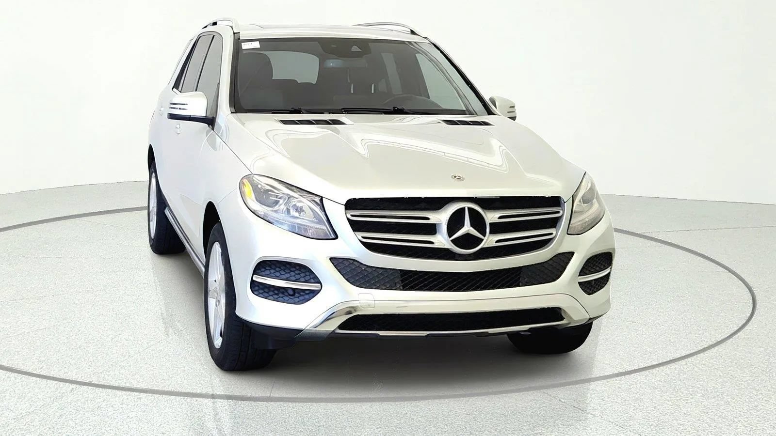 Used 2018 Mercedes-Benz GLE 350 4MATIC image 2