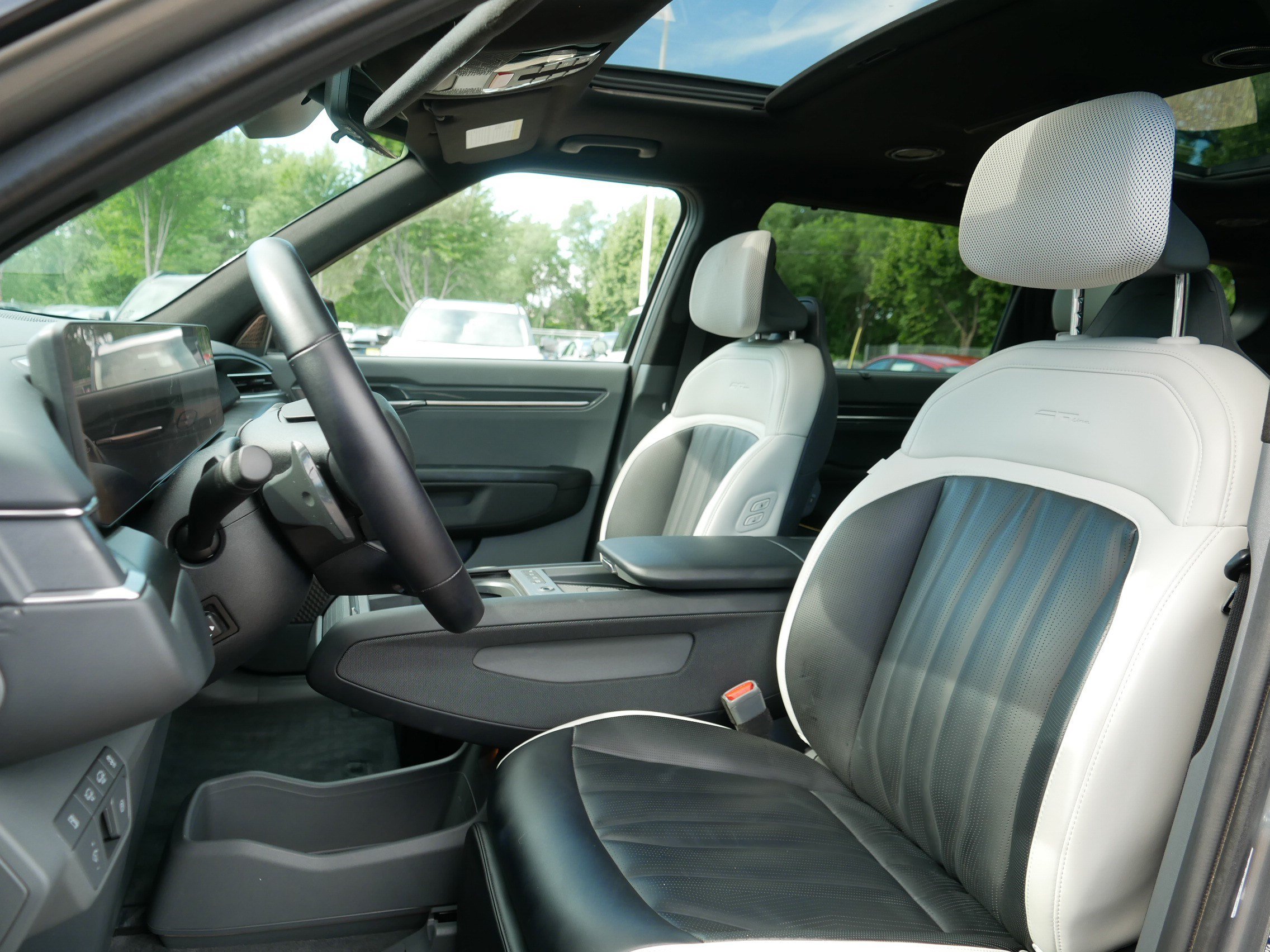 Certified 2024 Kia EV9 GT-Line AWD/4WD image 34
