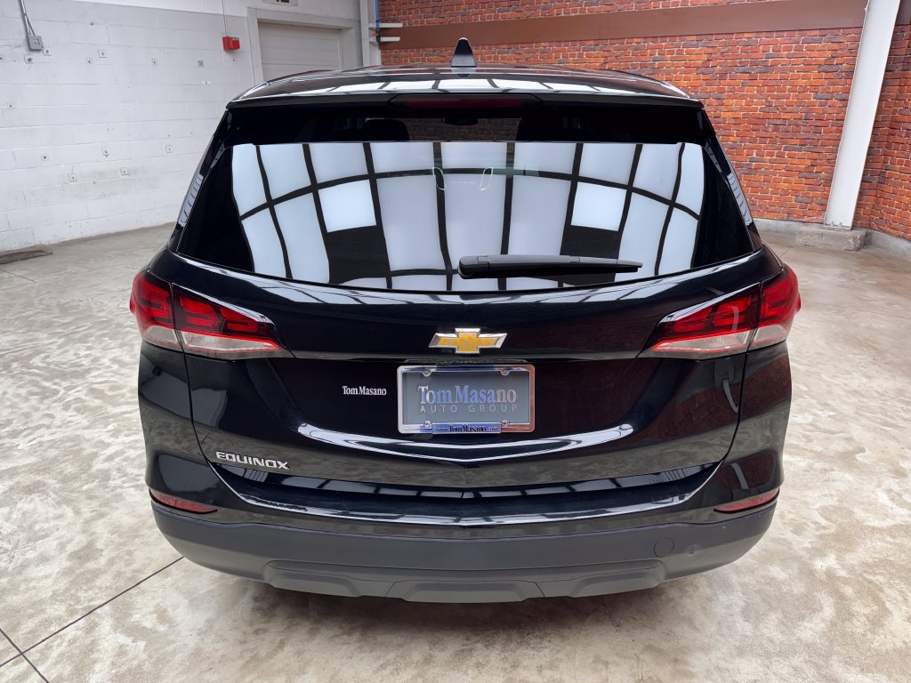 Used 2023 Chevrolet Equinox LS w/ LS Convenience Package FWD image 4