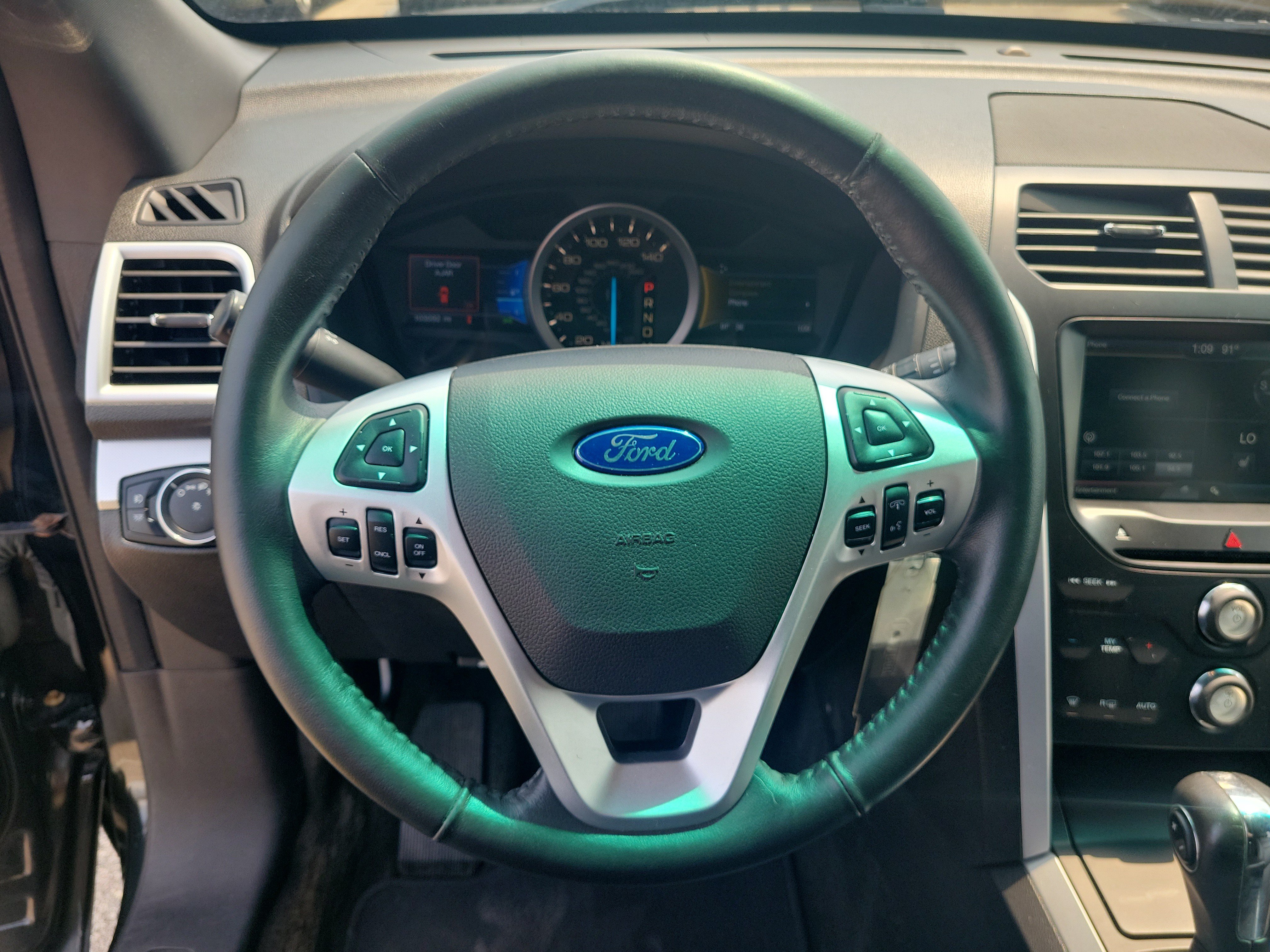 Used 2014 Ford Explorer XLT w/ Equipment Group 202A FWD image 21
