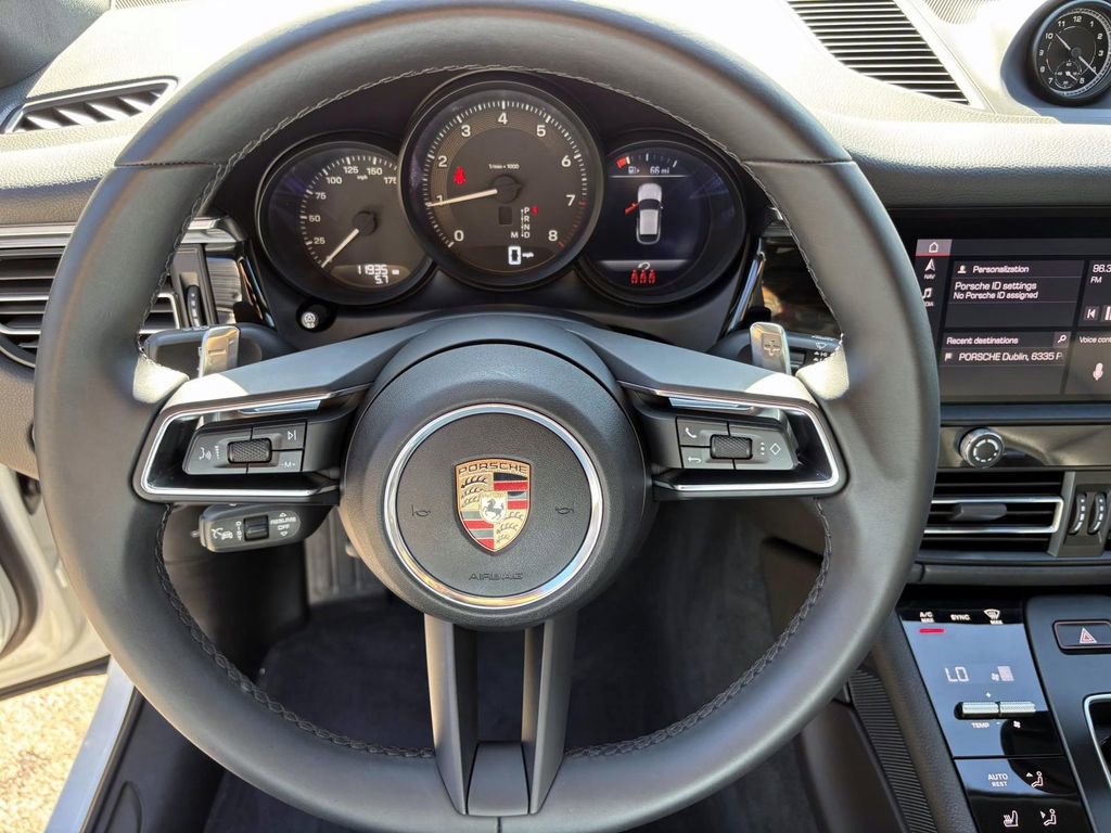 Certified 2025 Porsche Macan image 26