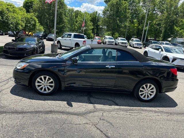 Used 2014 Chrysler 200 Touring FWD image 2