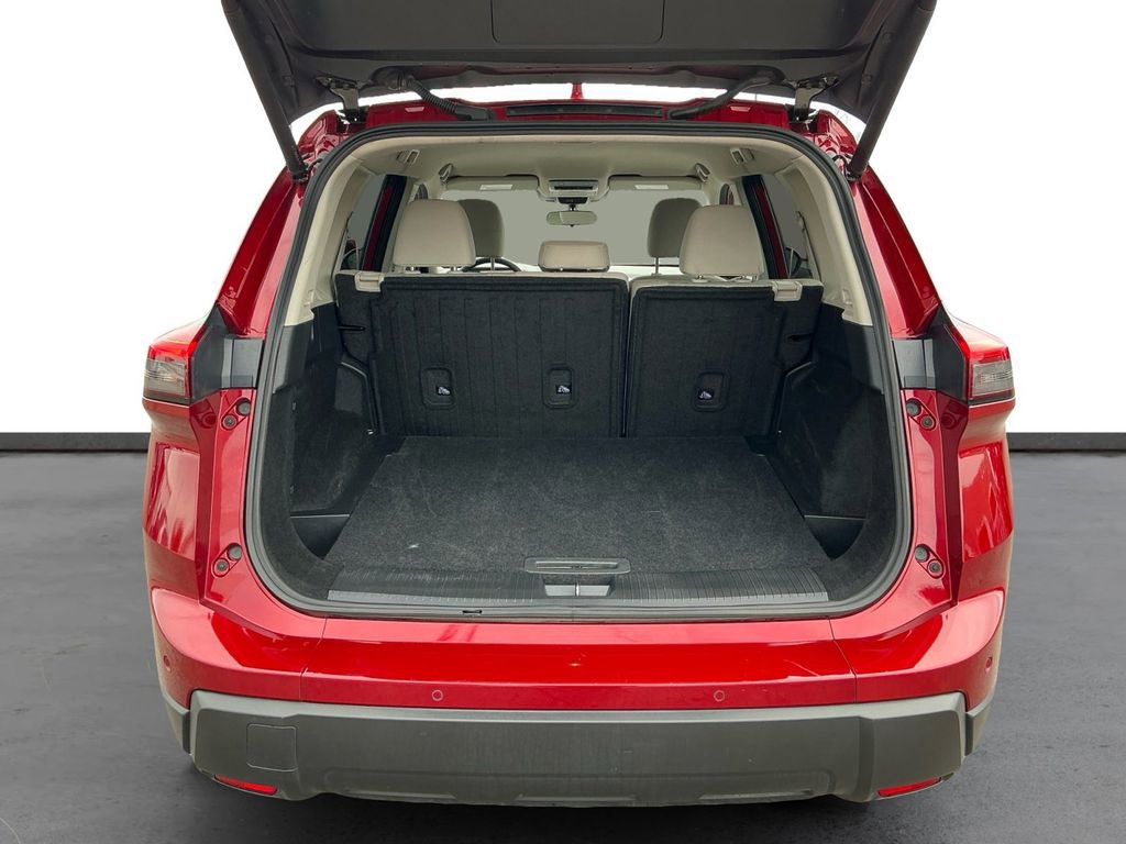 Used 2025 Nissan Rogue SV AWD/4WD image 24