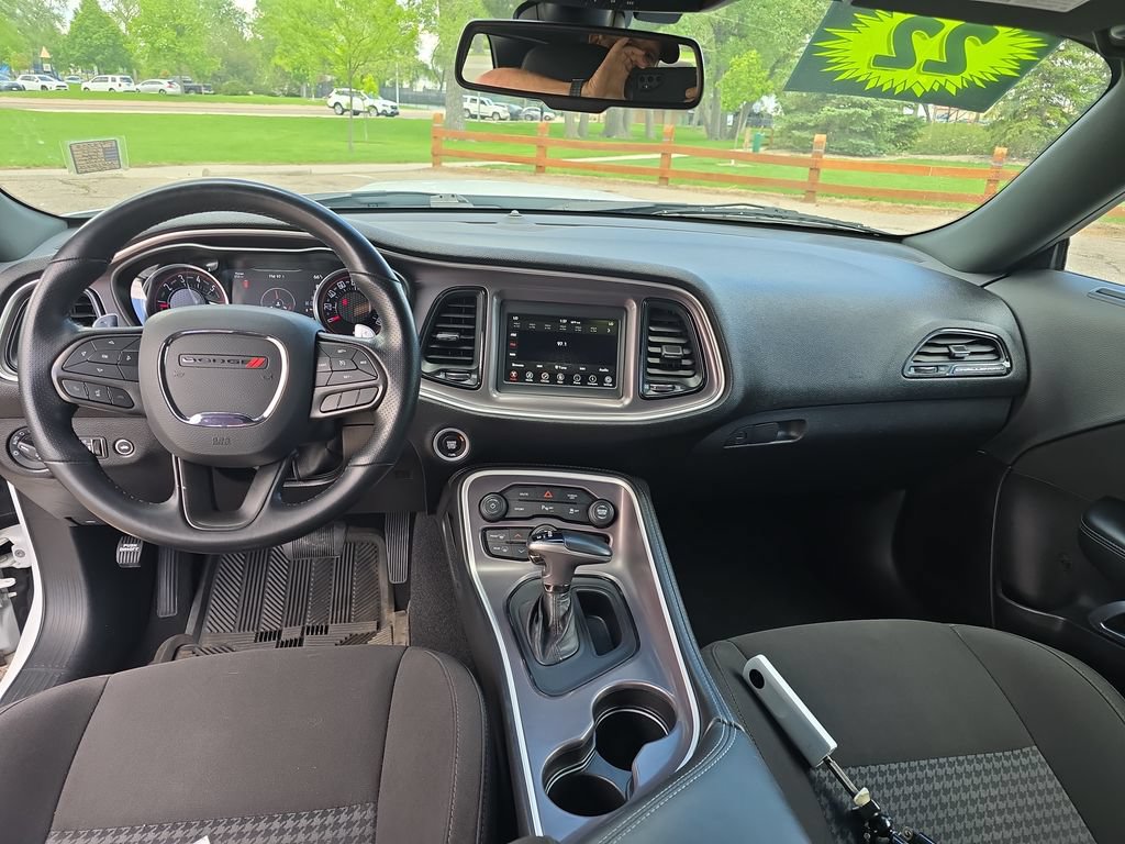 Used 2022 Dodge Challenger R/T RWD image 13