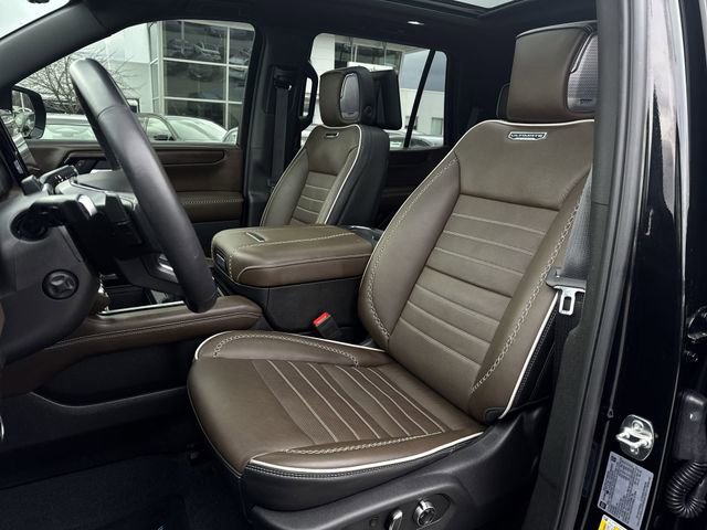 Used 2025 GMC Yukon Denali Ultimate w/ LPO, Floor Liner Package image 20
