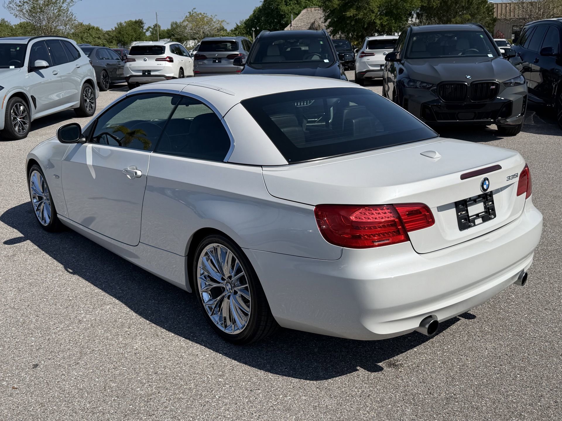 Used 2011 BMW 335i Convertible image 7