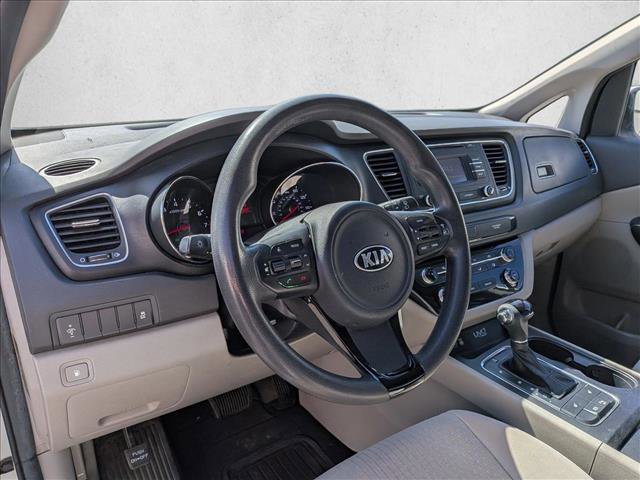 Used 2016 Kia Sedona LX w/ Option Group 020 FWD image 10