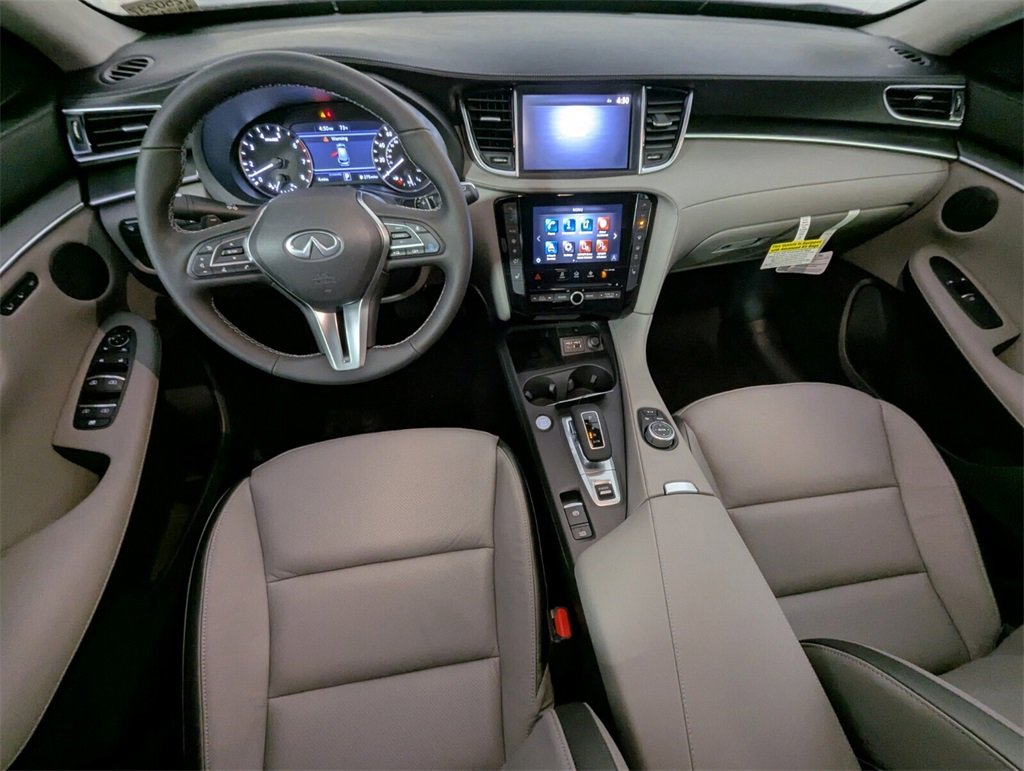 New 2025 INFINITI QX50 Luxe image 8