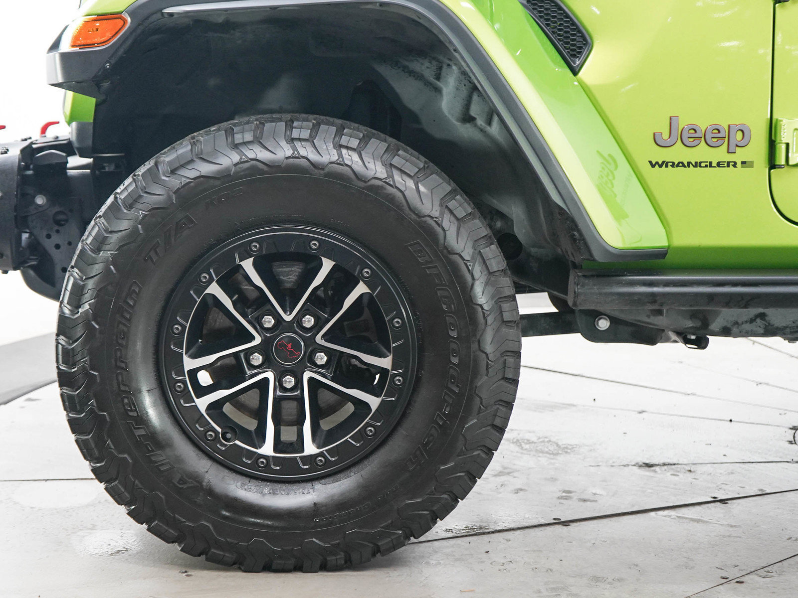 Used 2025 Jeep Wrangler Unlimited Rubicon w/ XTREMEE 35" Tire Package AWD/4WD image 29