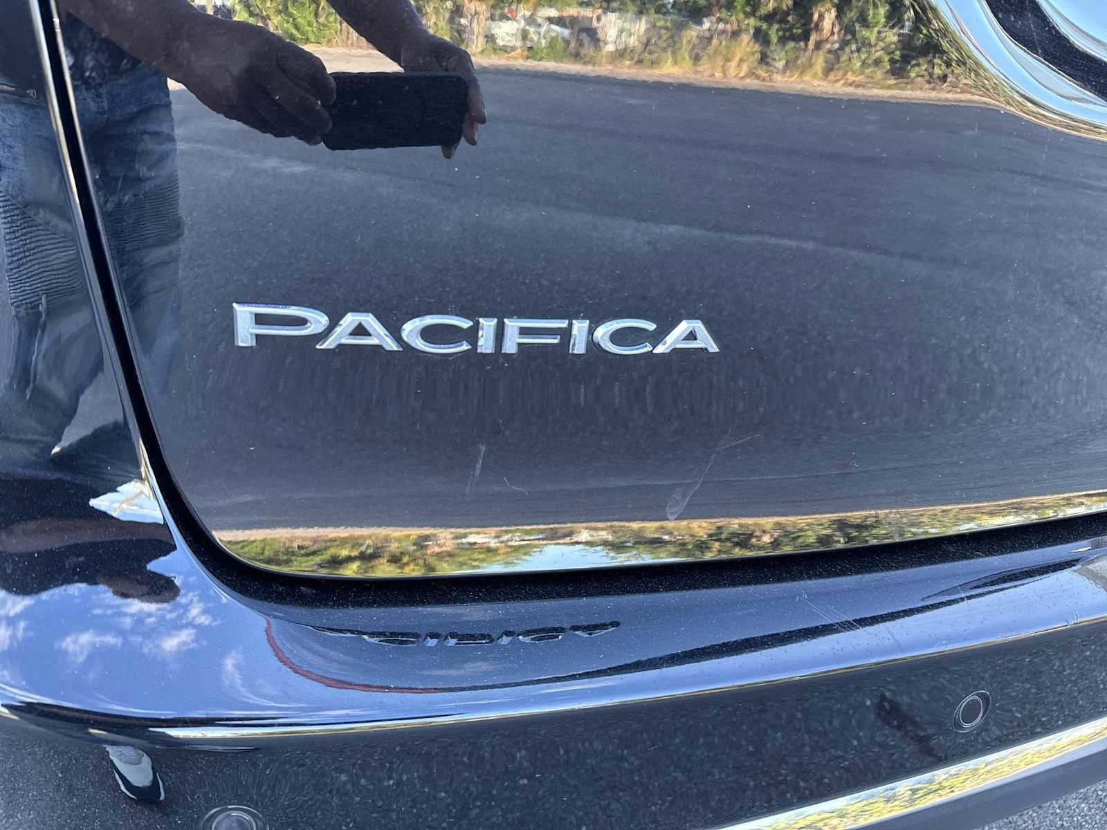 Used 2025 Chrysler Pacifica Select FWD image 11