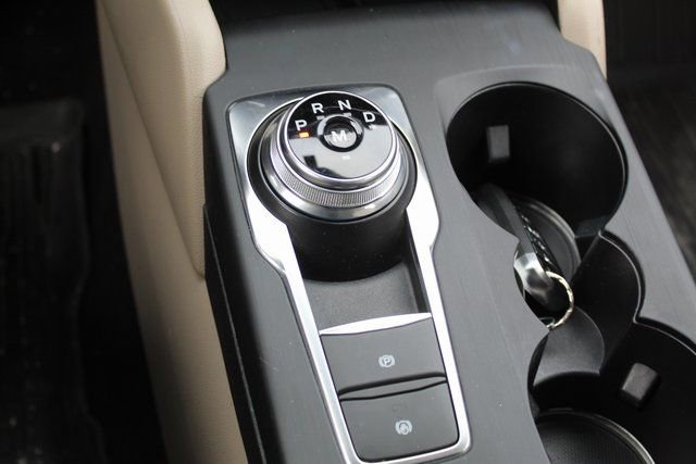 Used 2020 Ford Escape Titanium image 28