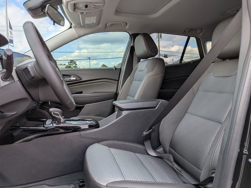 New 2026 Chevrolet Trax LT w/ Sunroof Package image 14